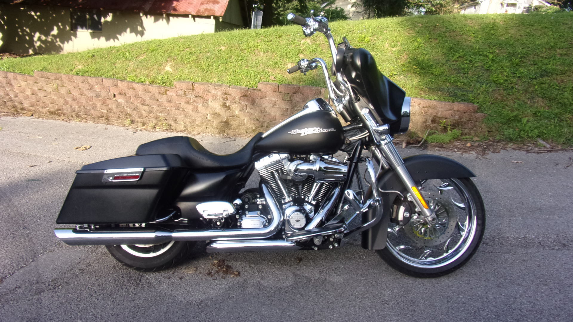 2011 Harley-Davidson STREET GLIDE FLHX in Bedford, IN