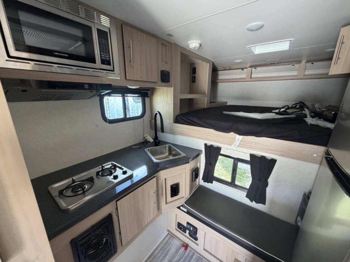 A photo of this 2026 Travel Lite UP COUNTRY 850U