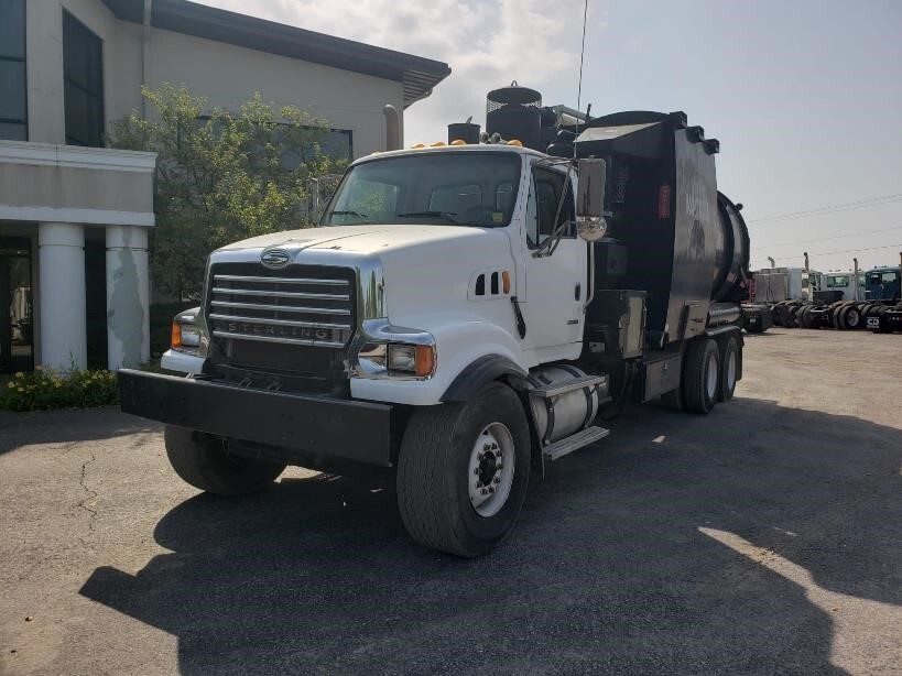 2009 STERLING LT9500 in Caledonia, NY