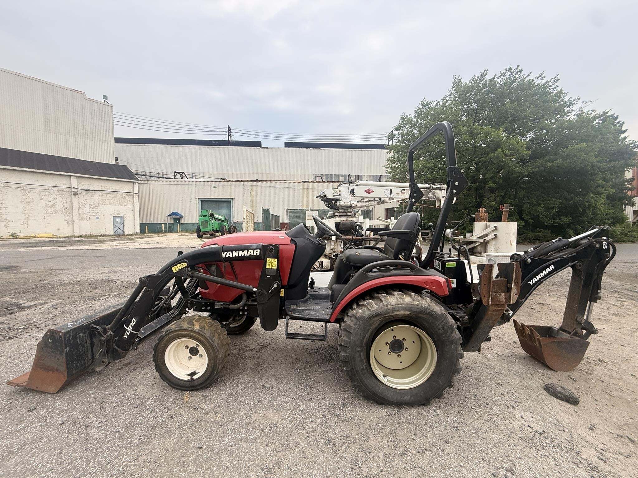 2017 YANMAR 424 in Essington, PA