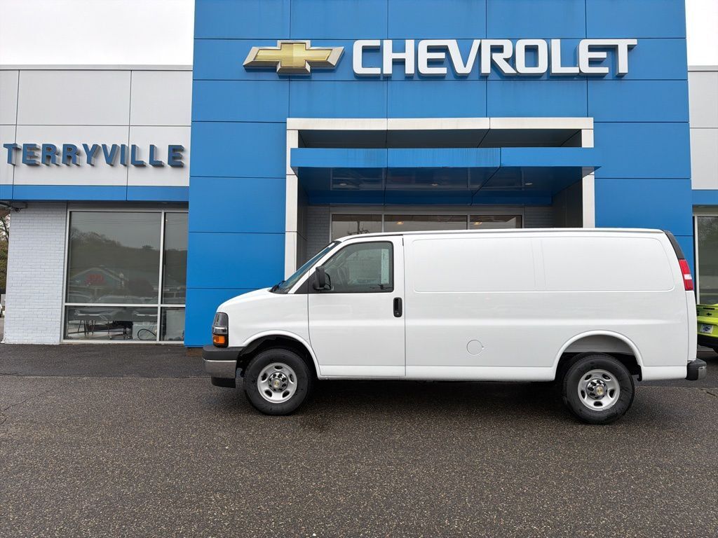 2026 CHEVROLET Express 2500 in Terryville, CT