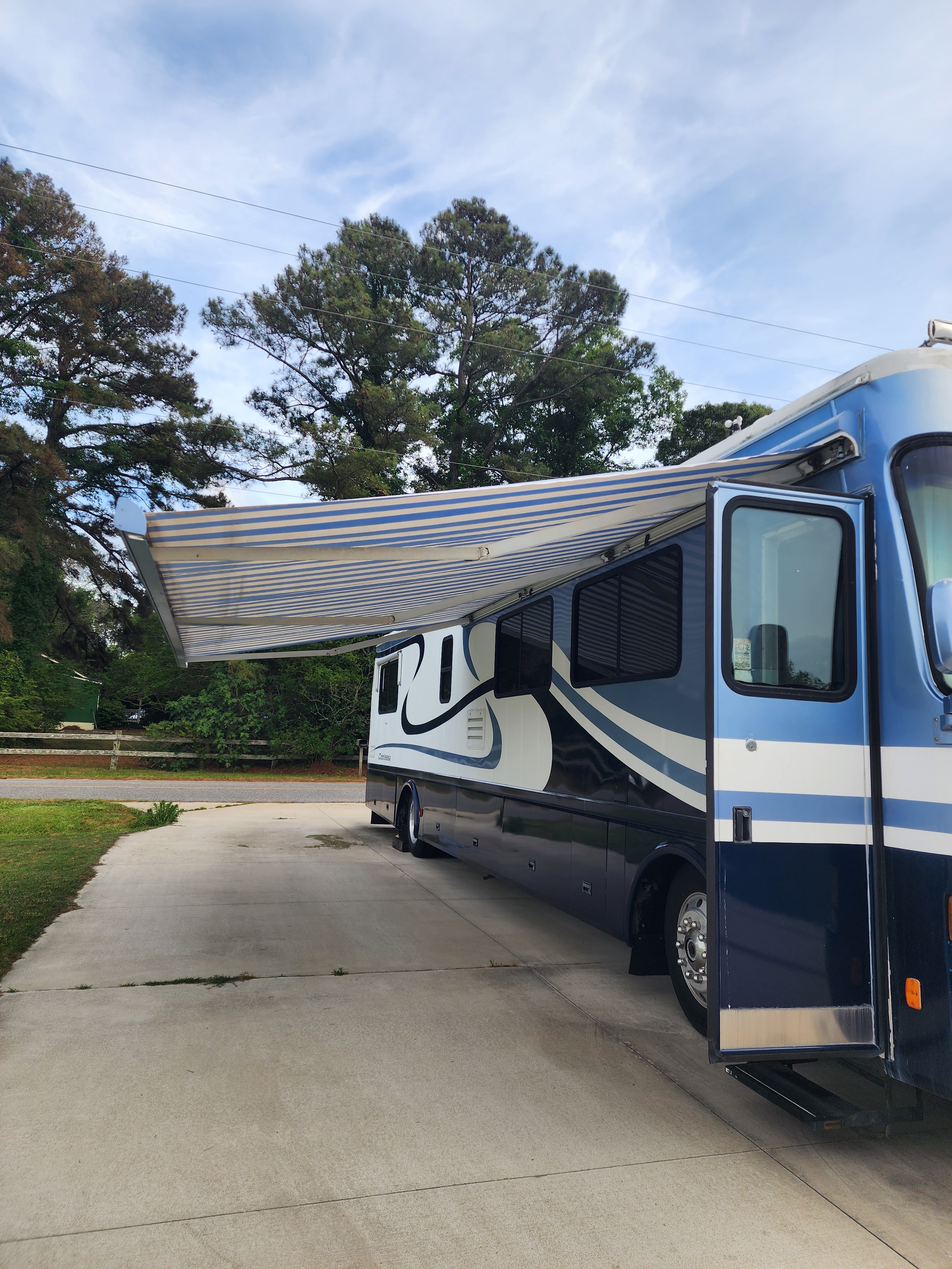 1999 Beaver CONTESSA 40' in powells point NC