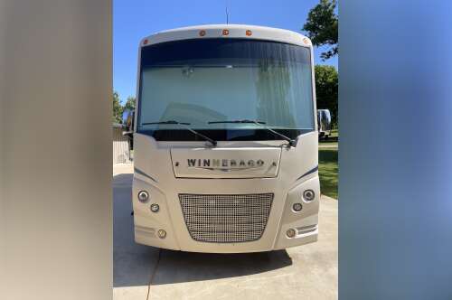 2017 Winnebago SUNSTAR LX 27N in cleveland OK