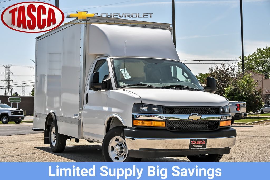 2025 CHEVROLET Express 3500 in Wheeling, IL