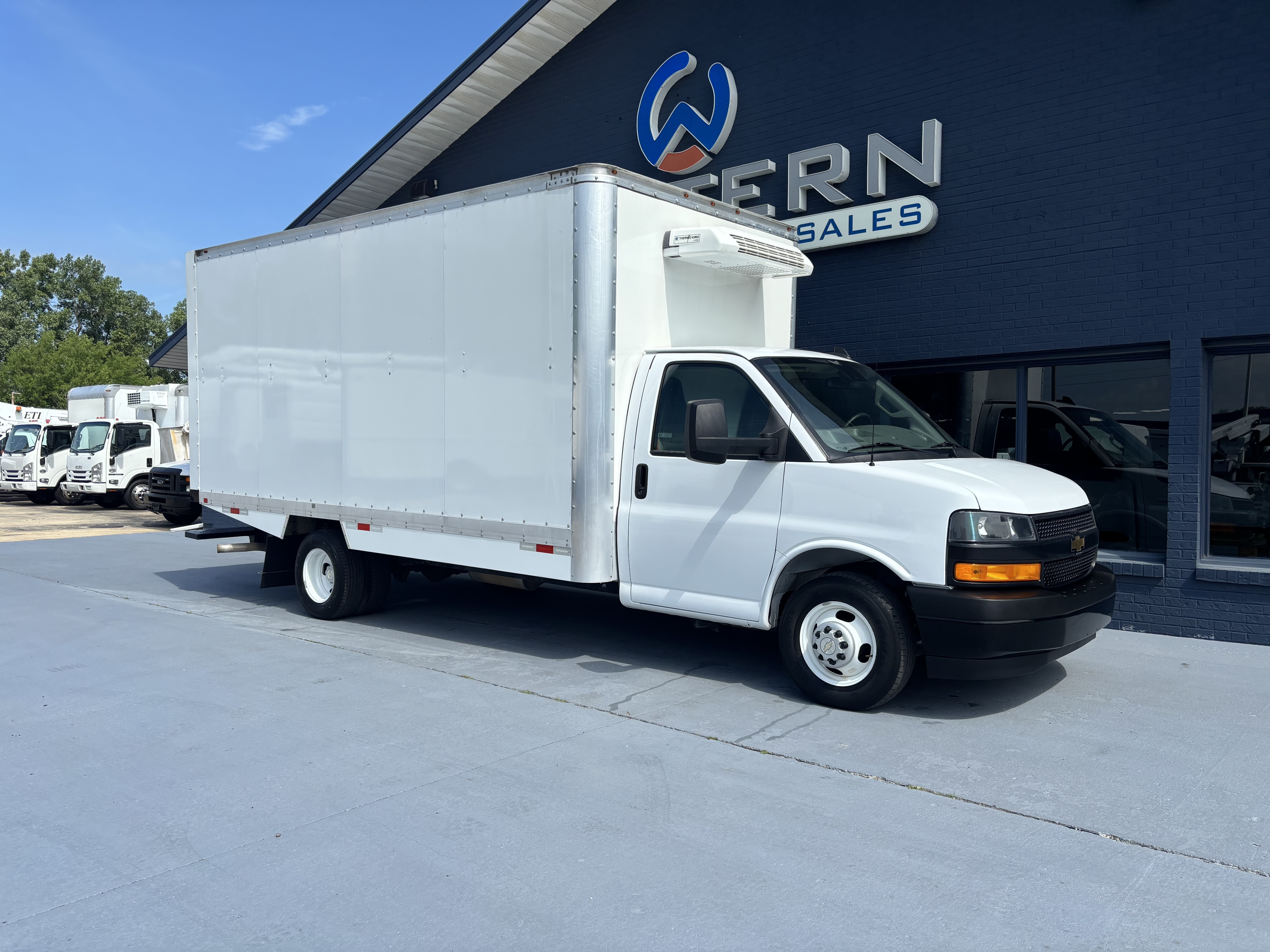 2024 CHEVROLET EXPRESS G3500 in Braidwood, IL