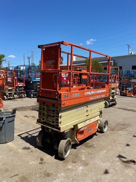 2019 GENIE GS3232 - 32 ft Narrow (32" Wide) Electric Scissor in Lakewood, NJ