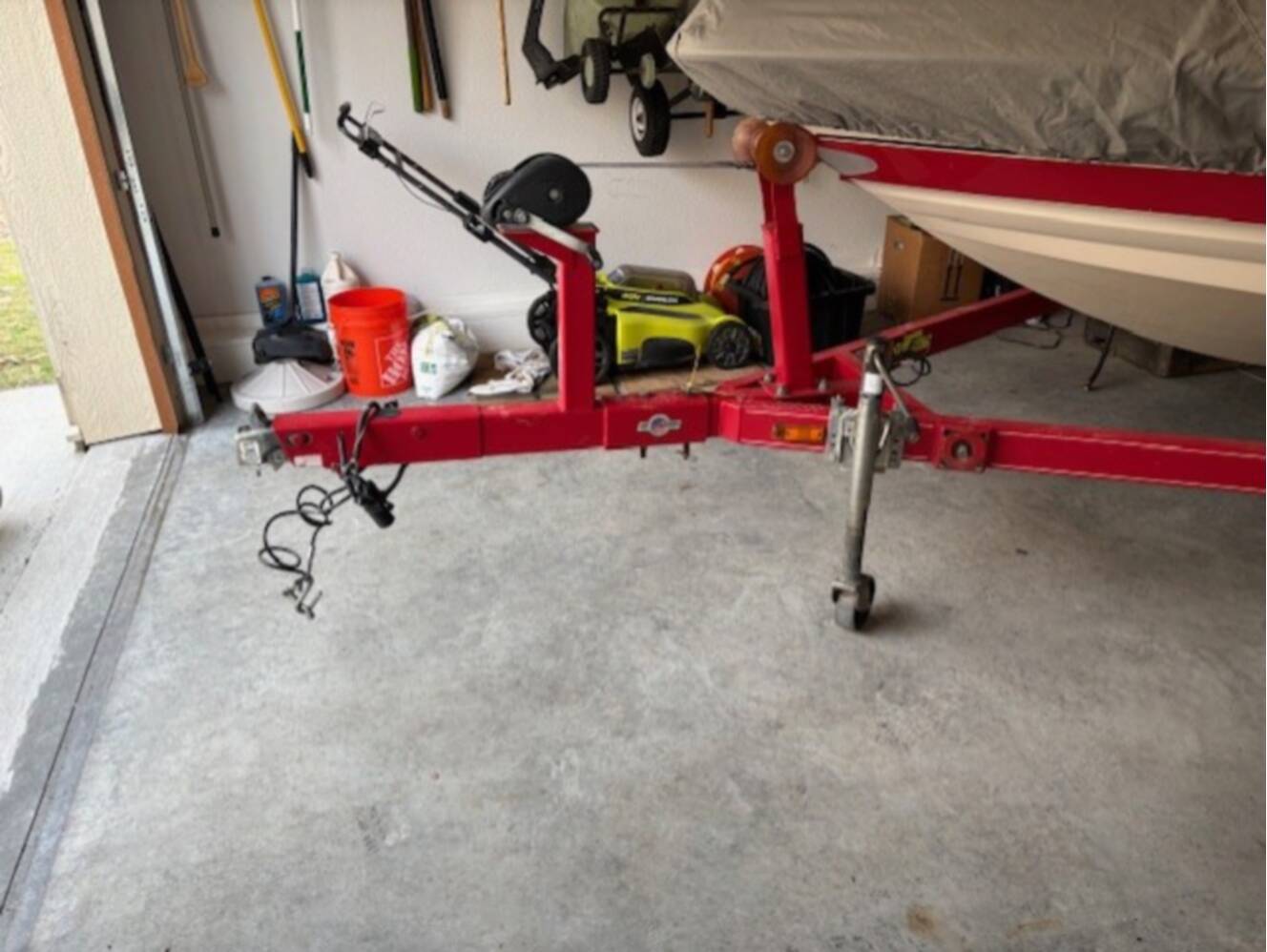 A photo of this 2003 Larson LXI 190