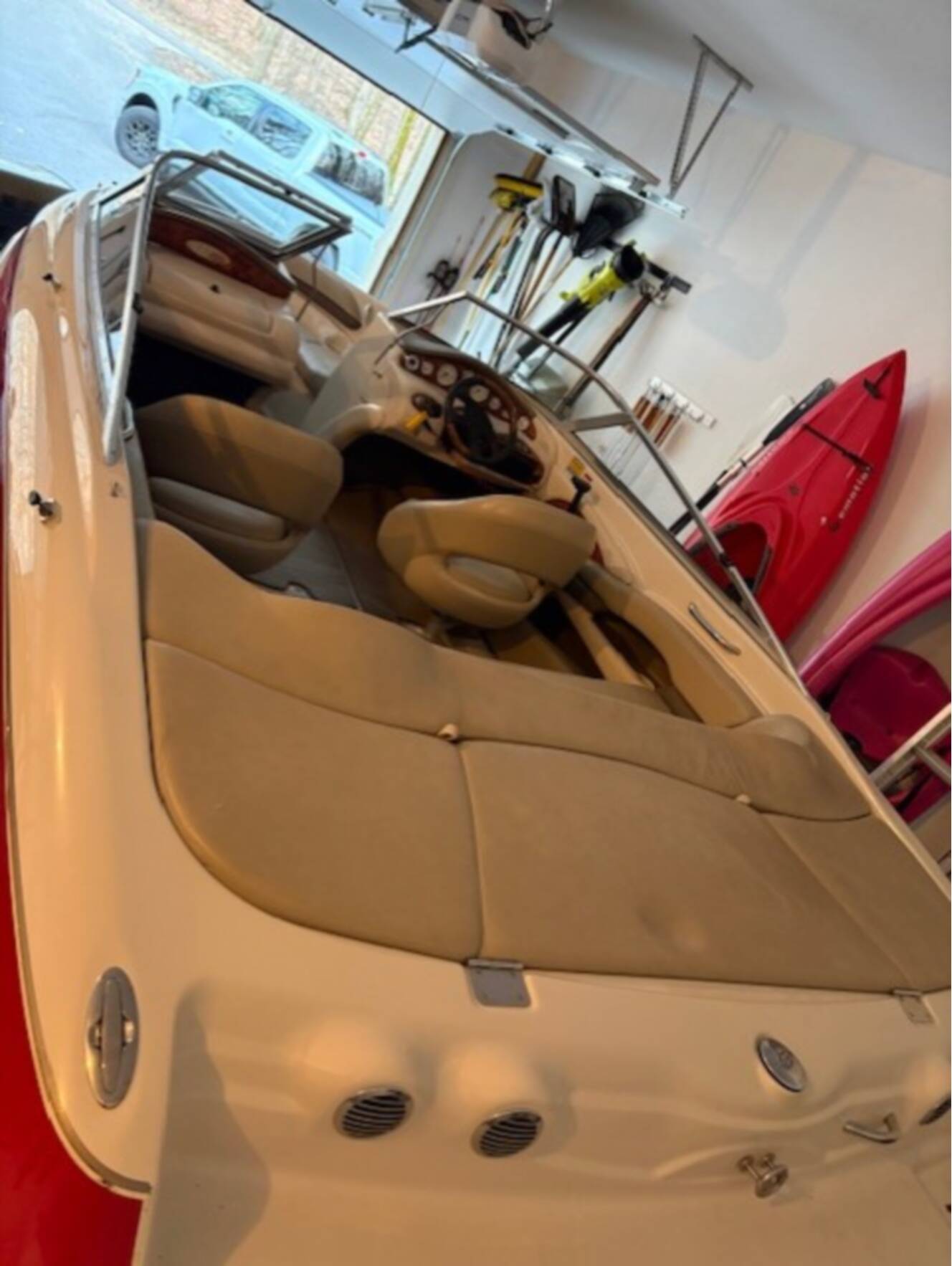 A photo of this 2003 Larson LXI 190