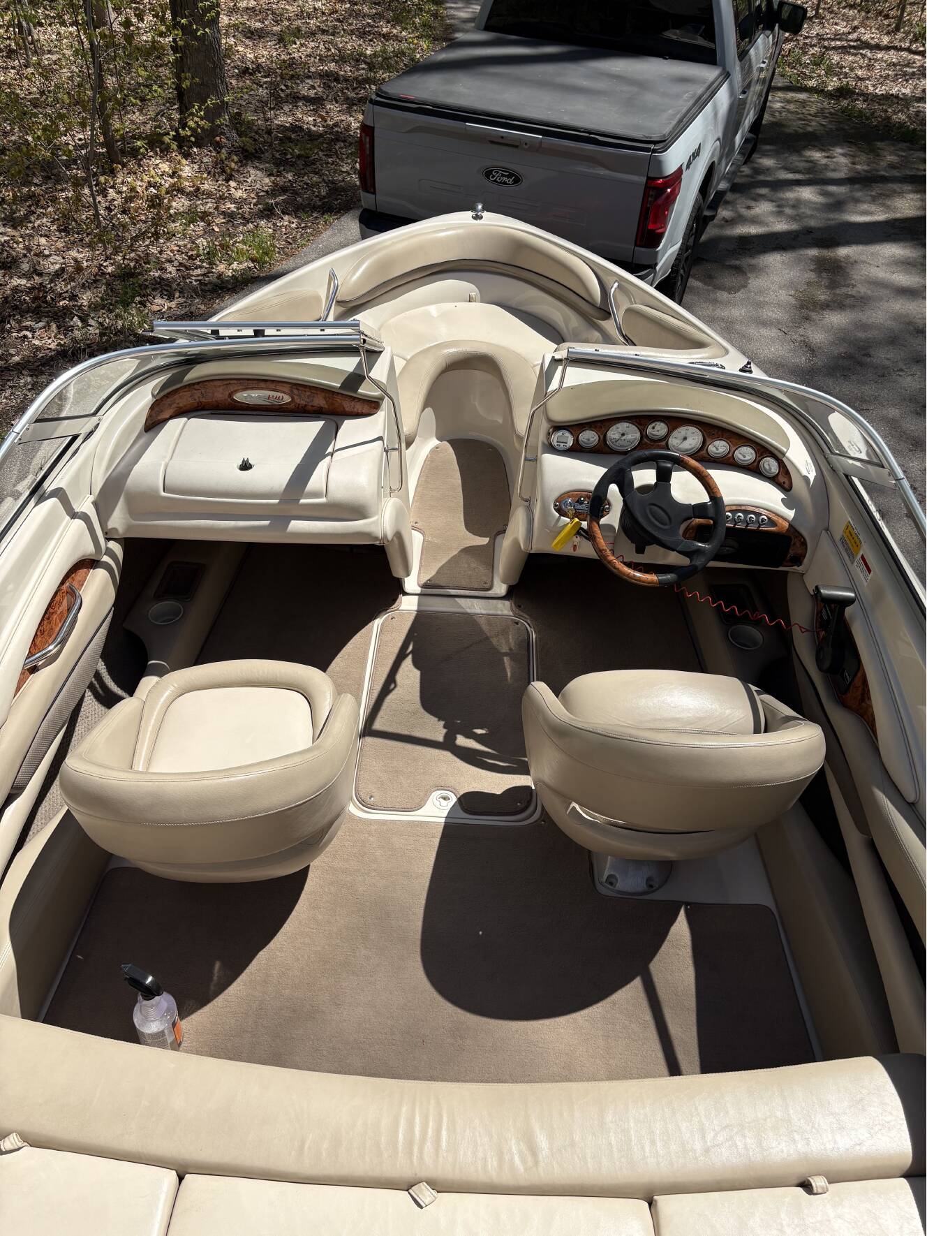 A photo of this 2003 Larson LXI 190