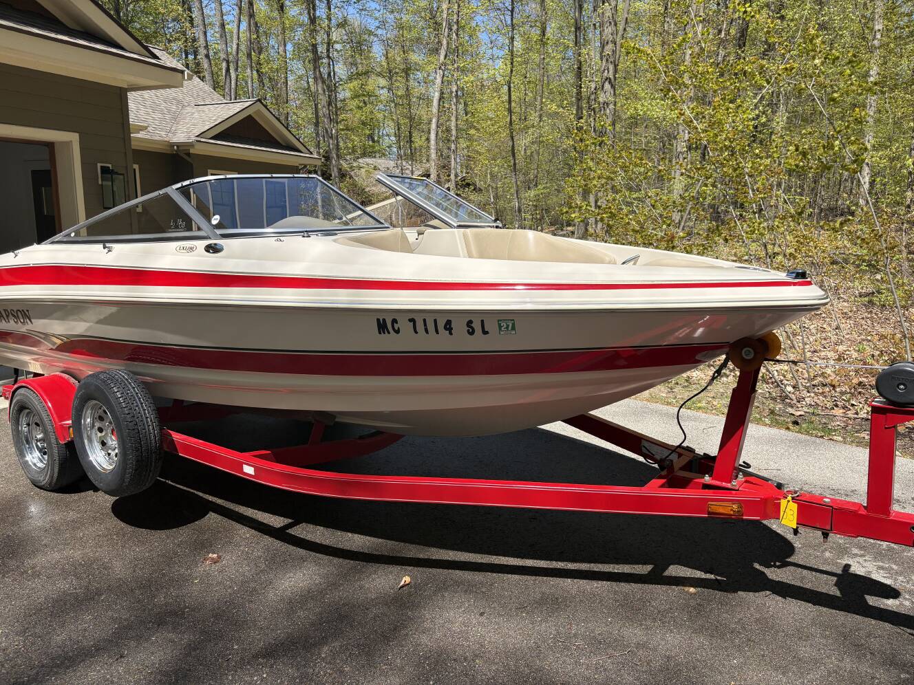 A photo of this 2003 Larson LXI 190