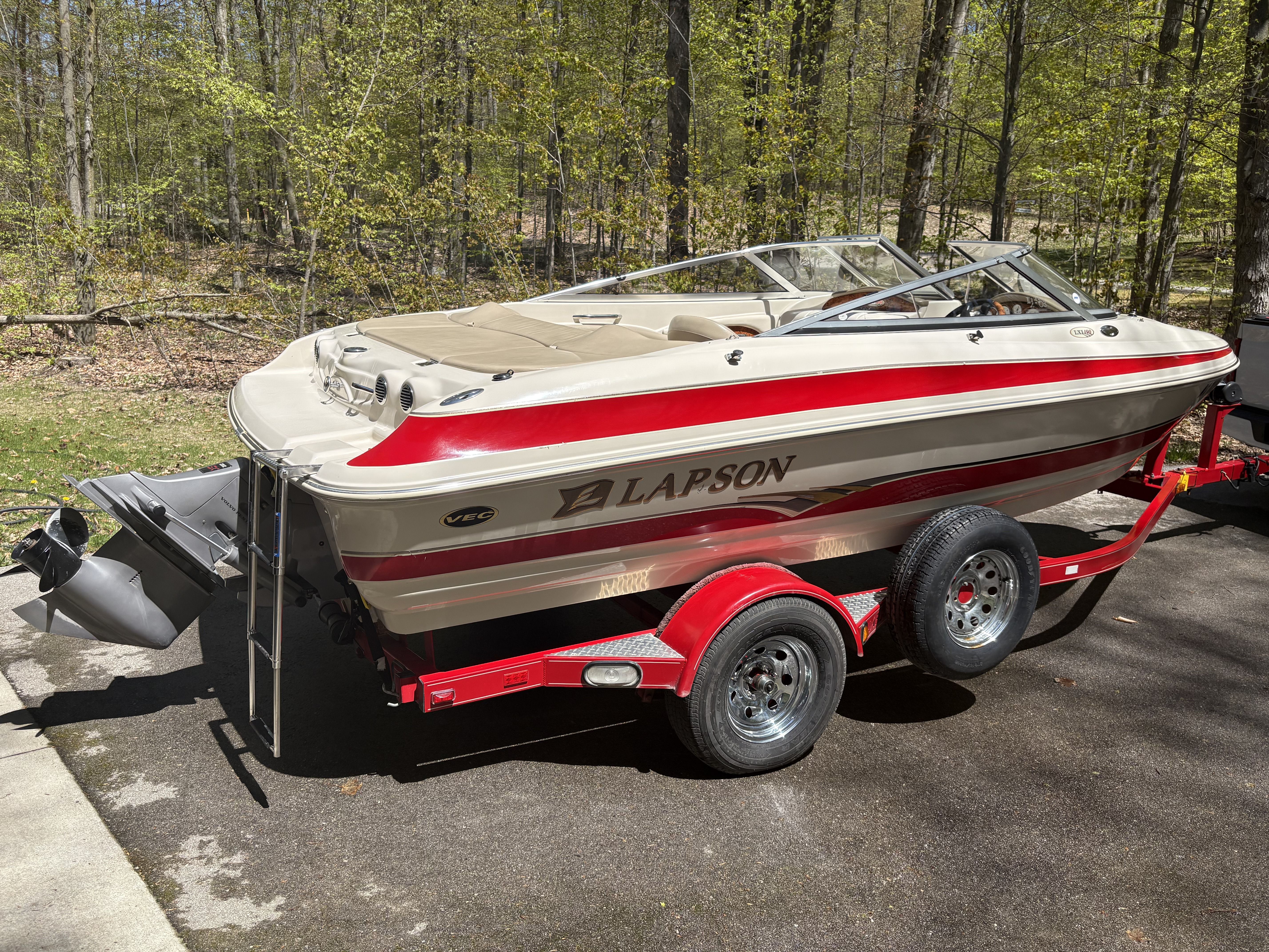 2003 Larson LXI 190 in plymouth MI