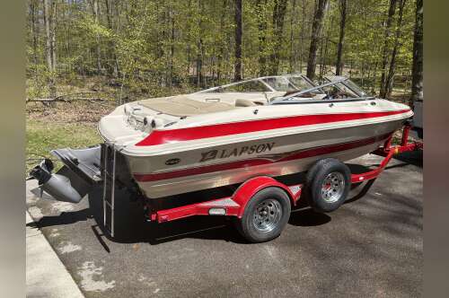 2003 Larson LXI 190 in plymouth MI