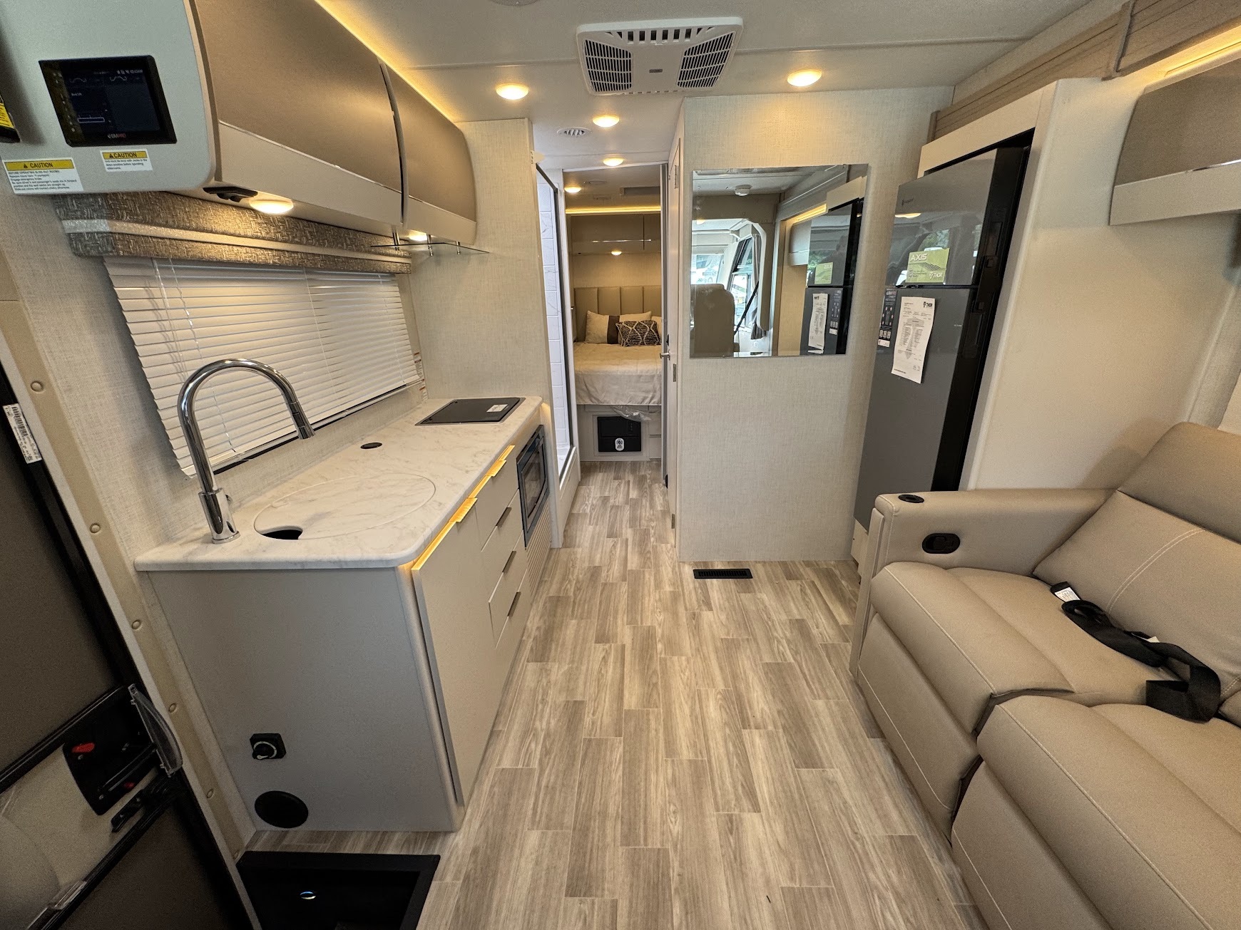 2027 Thor Motor Coach AXIS 26.1 in peru IN