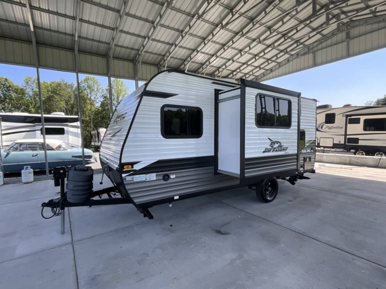 A photo of this 2022 Jayco JAY FLIGHT SLX 184BS