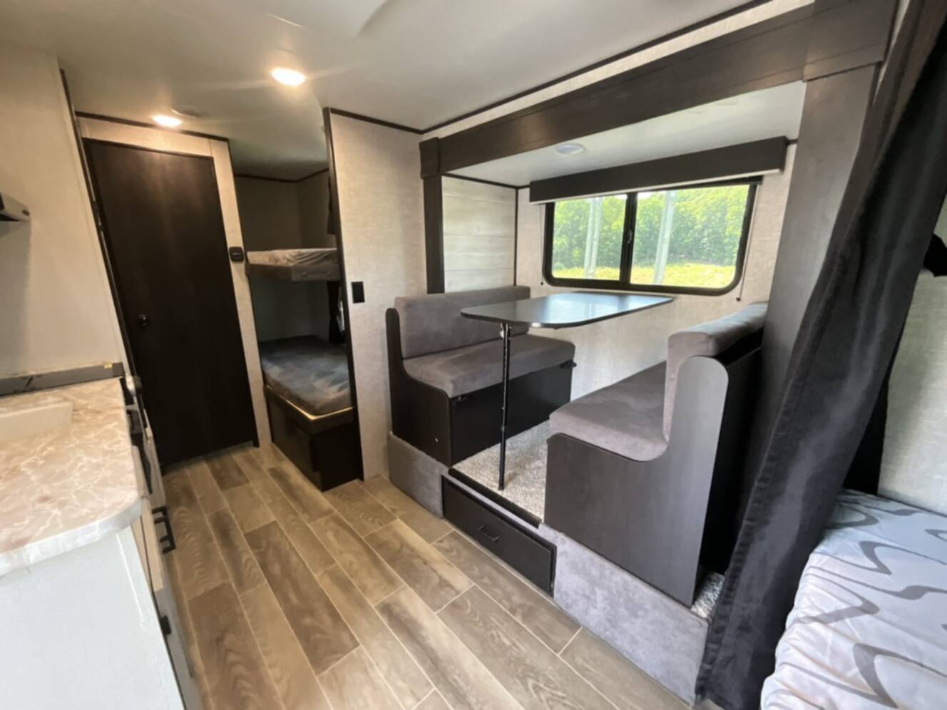 A photo of this 2022 Jayco JAY FLIGHT SLX 184BS