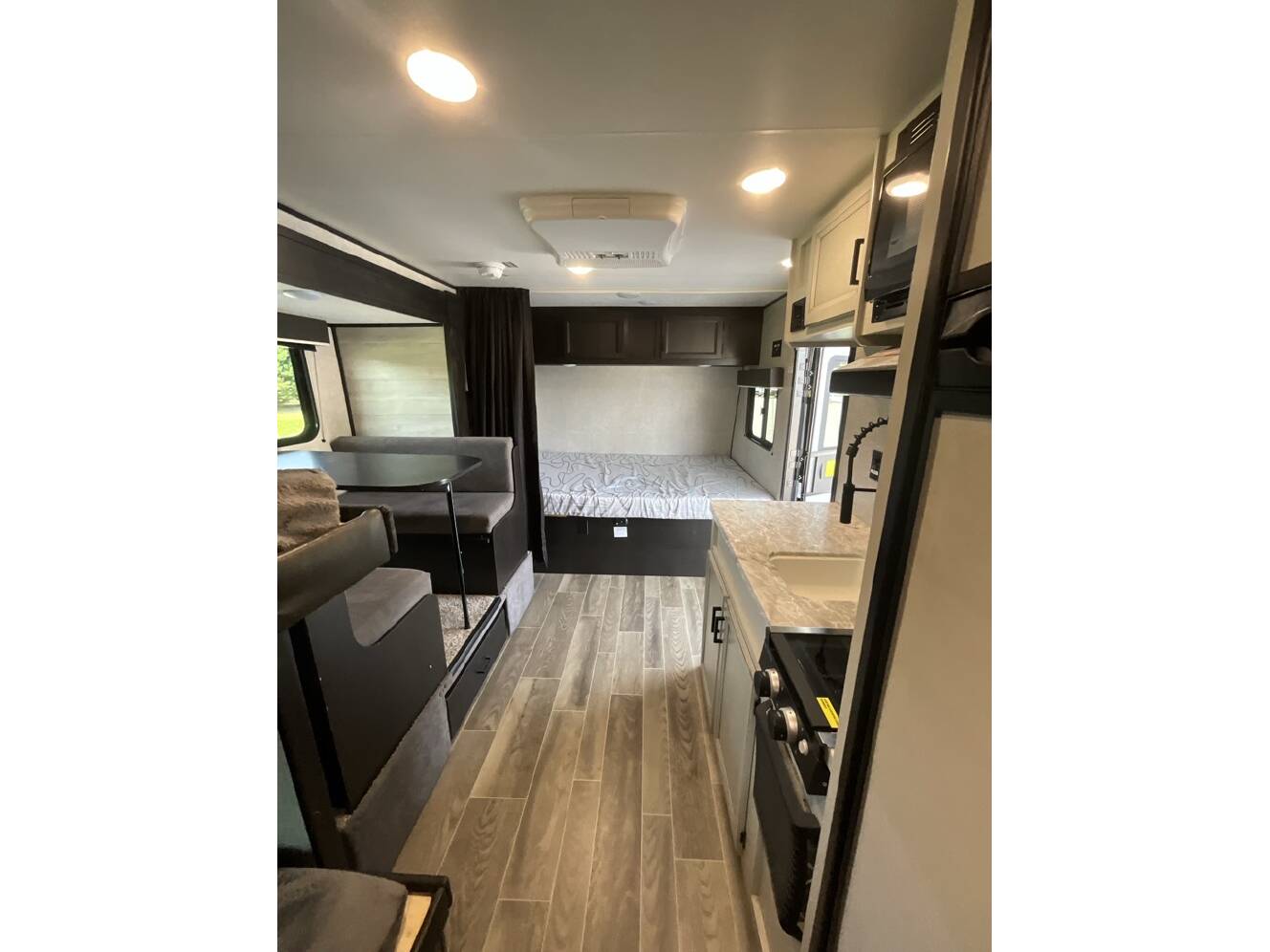 A photo of this 2022 Jayco JAY FLIGHT SLX 184BS