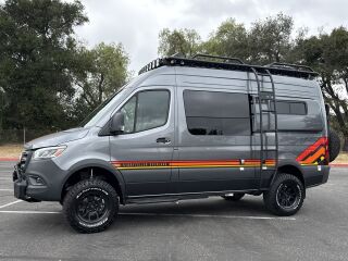 2027 STORYTELLER OVERLAND MODE BEAST