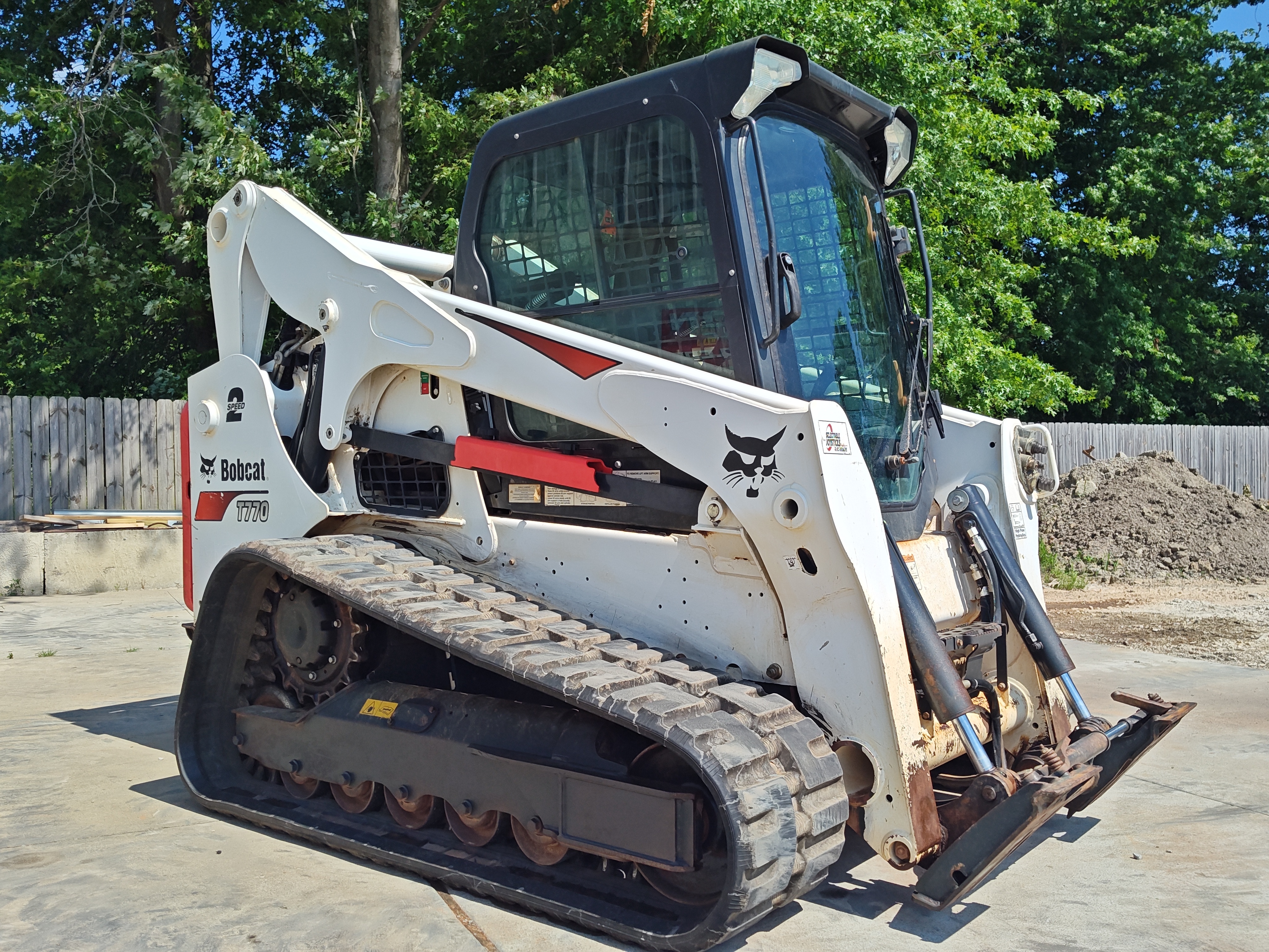 2023 BOBCAT T770 in Strongsville, OH