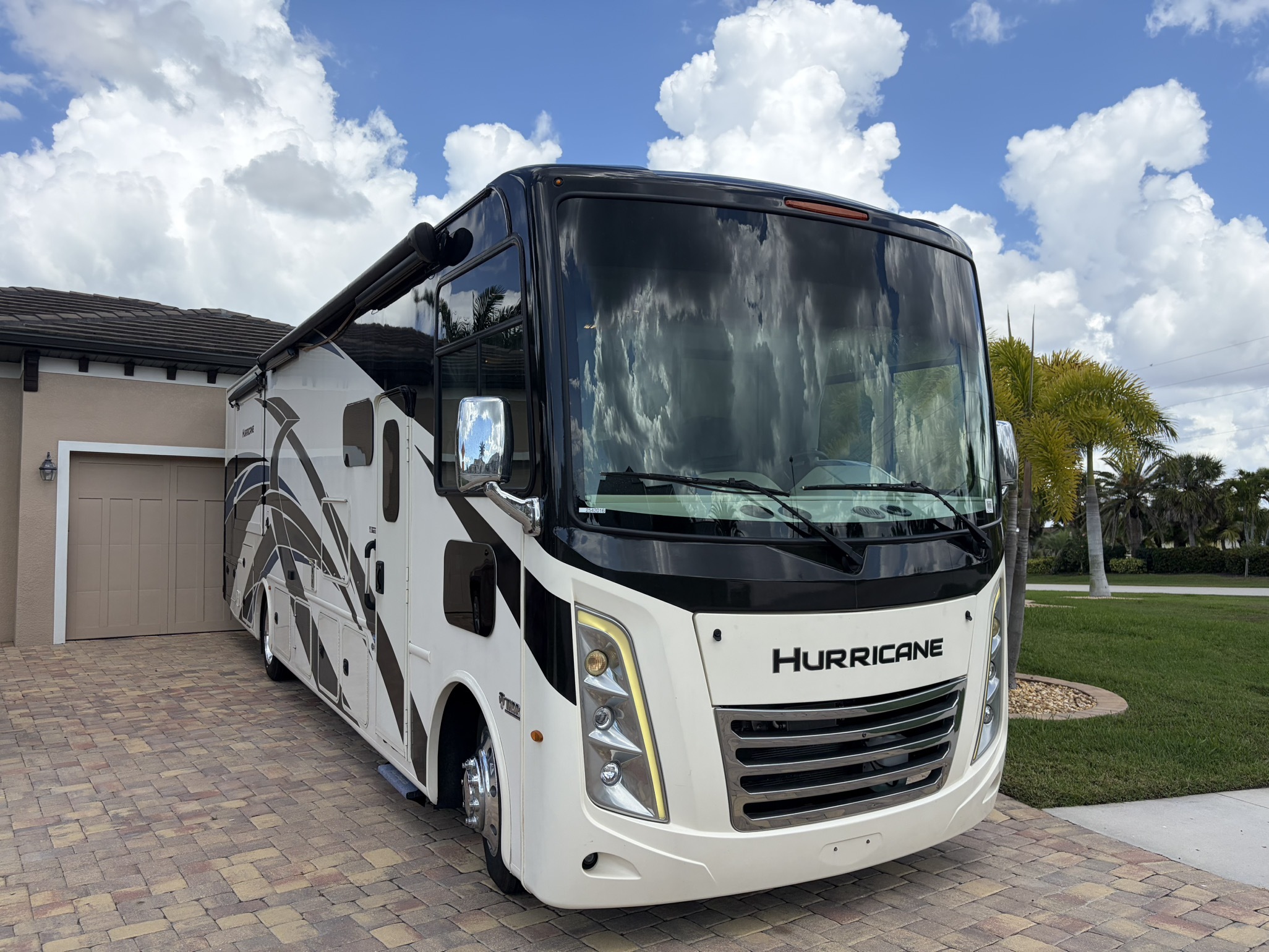 2022 Thor Motor Coach HURRICANE 35M RV