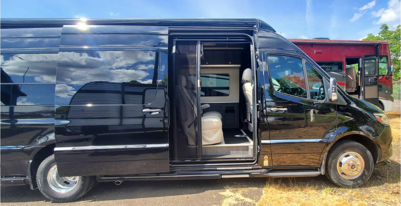A photo of this 2020 Airstream INTERSTATE 24GL