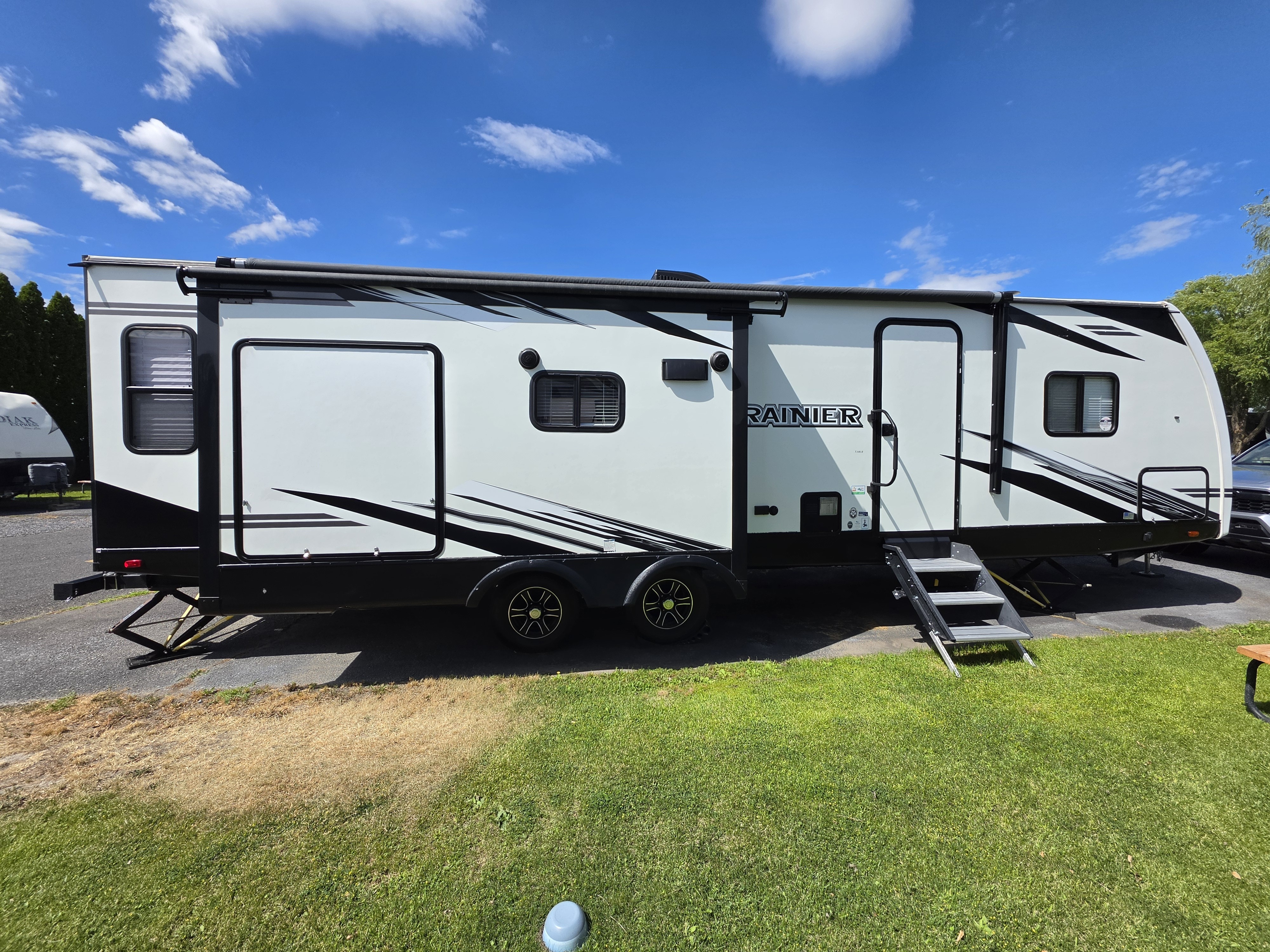 2020 Forest River RAINIER 30RLSR RV