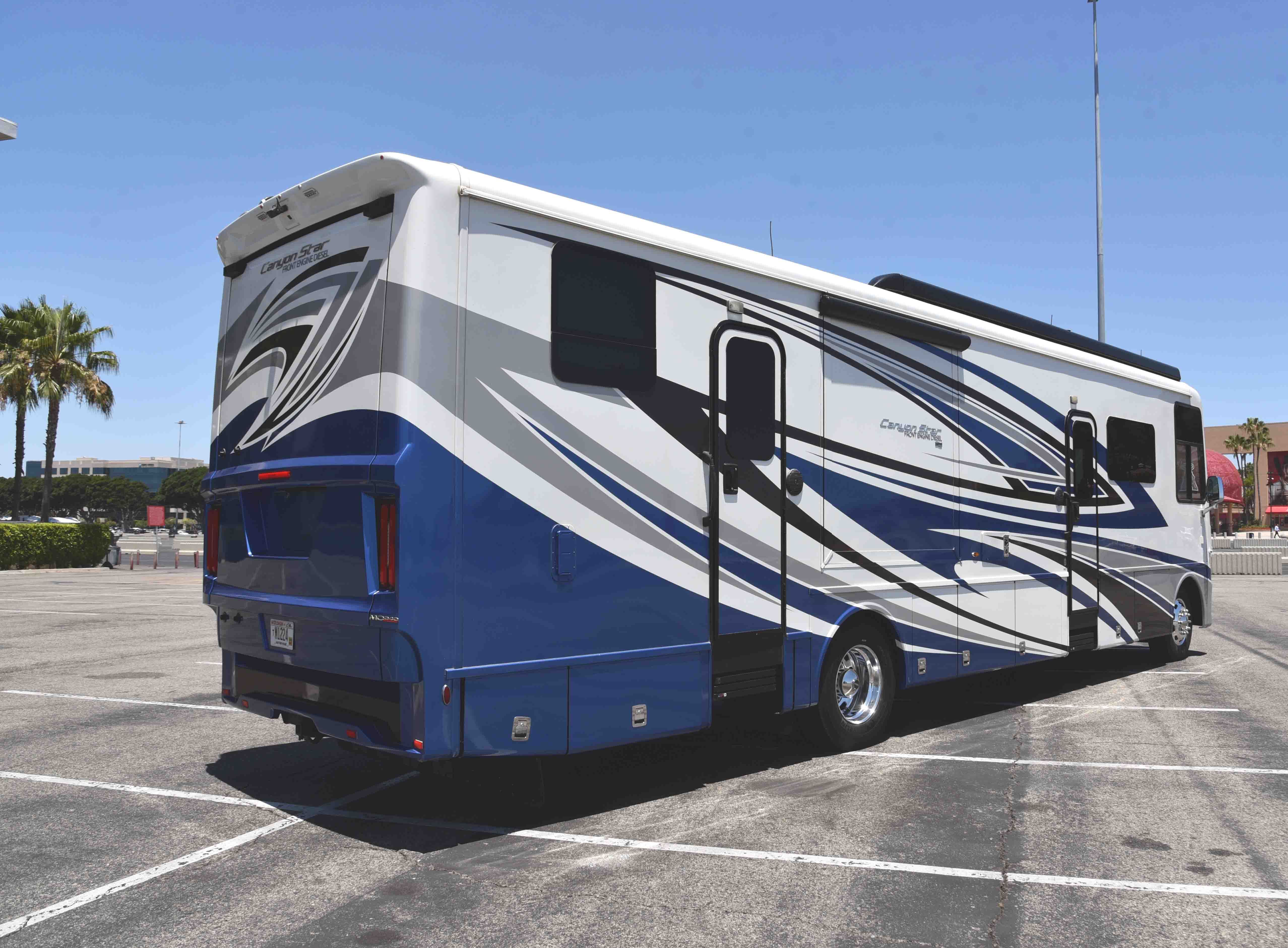 2022 Newmar CANYON STAR Class A Diesel Motorhome - Diesel Pusher RV