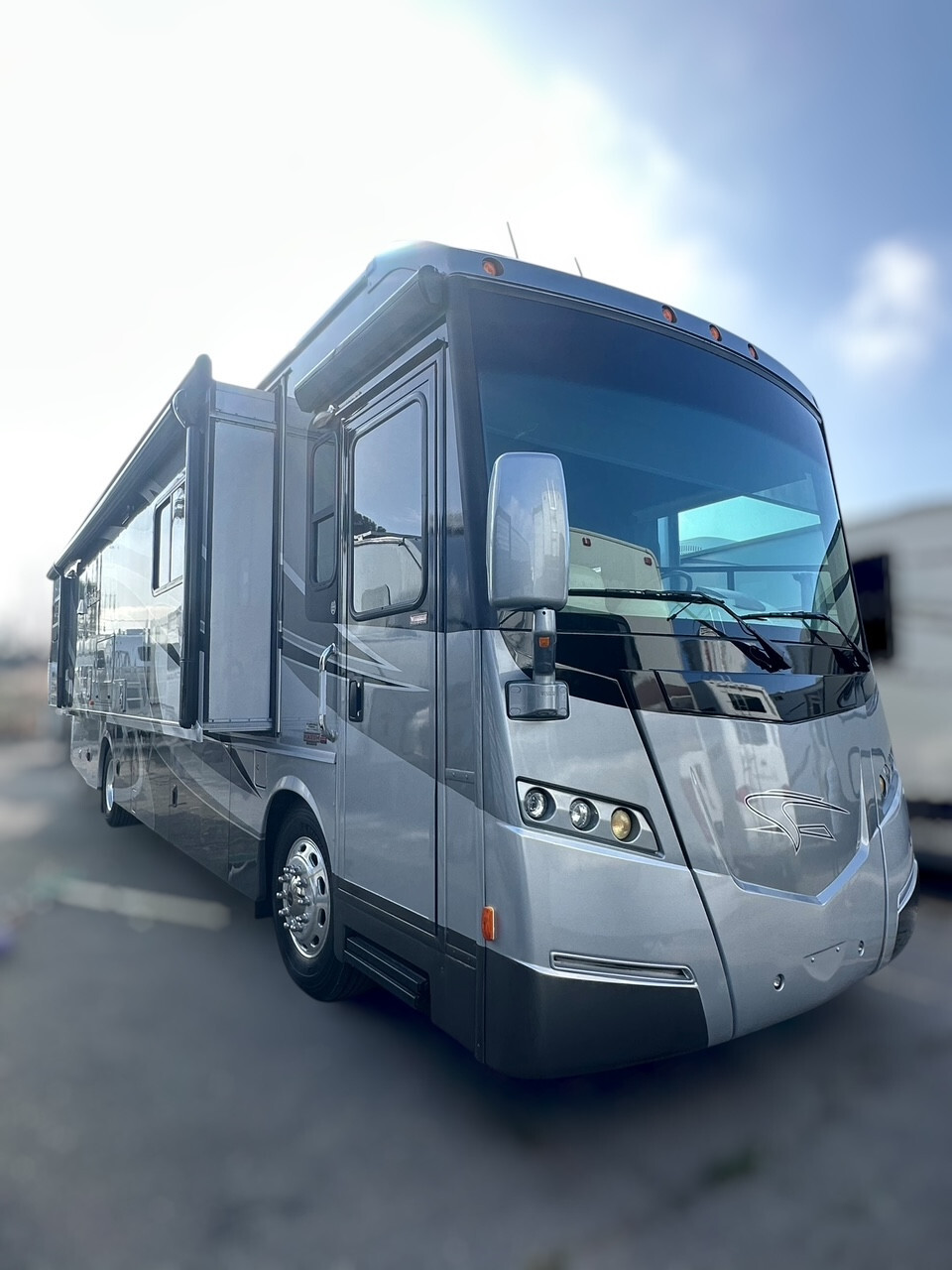 2013 Winnebago Itasca MERIDIAN 36M in redlands CA