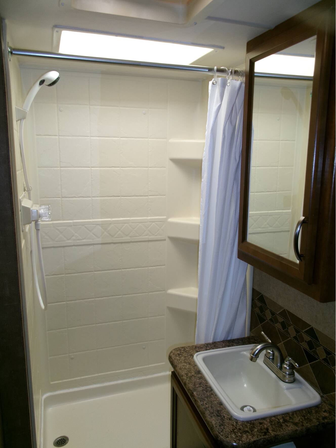 A photo of this 2015 Thor Motor Coach FREEDOM ELITE 22FE