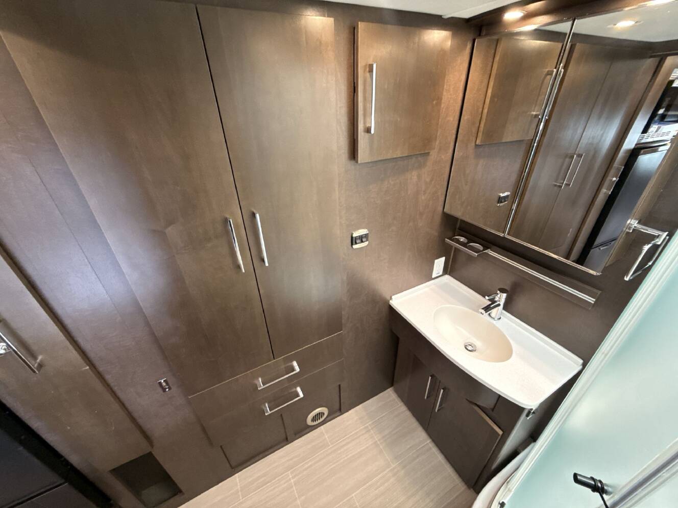 A photo of this 2019 Leisure Travel UNITY U24MB