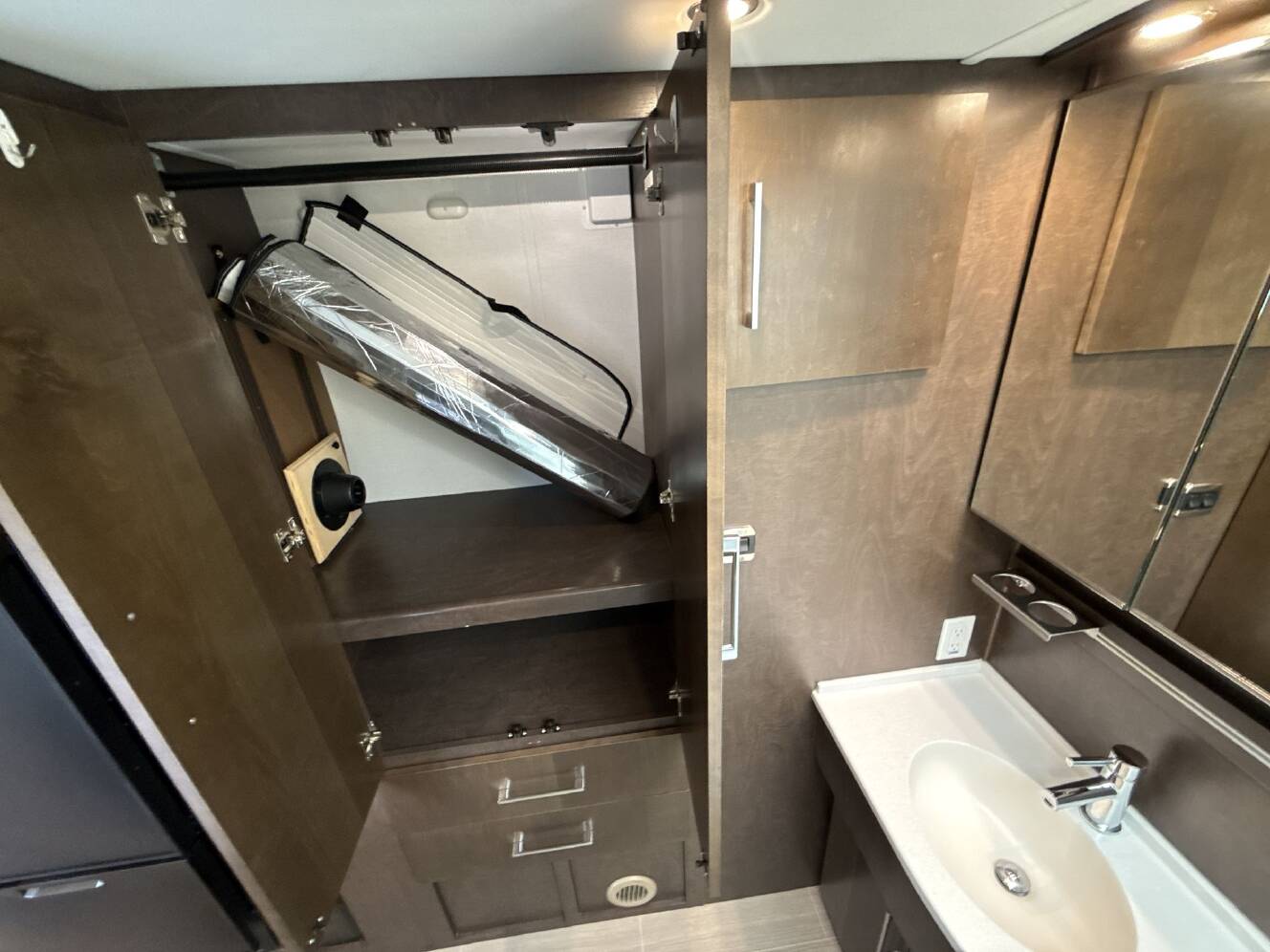 A photo of this 2019 Leisure Travel UNITY U24MB