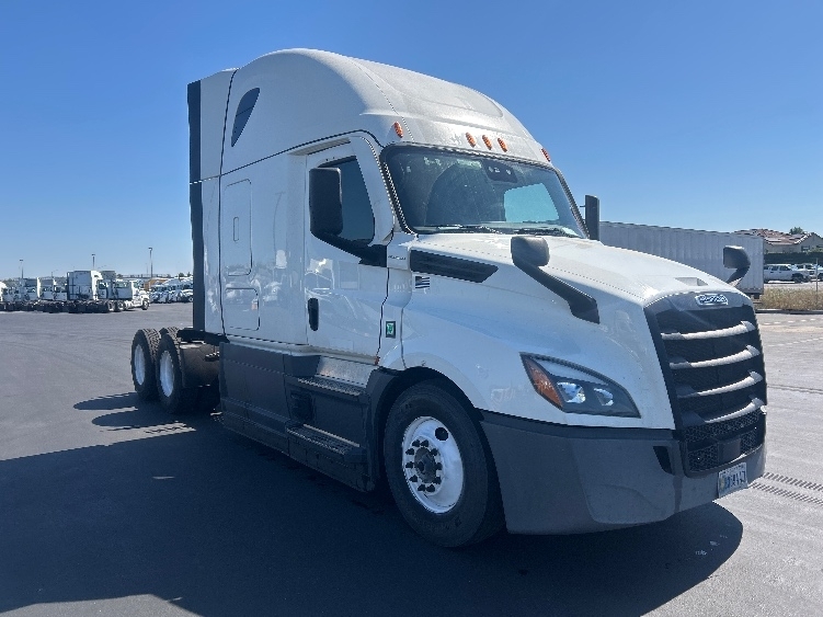 2023 FREIGHTLINER CASCADIA 126 in Stockton, CA