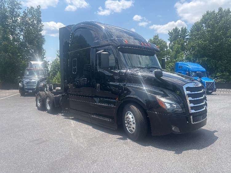2019 FREIGHTLINER CASCADIA 126 in Concord, NC