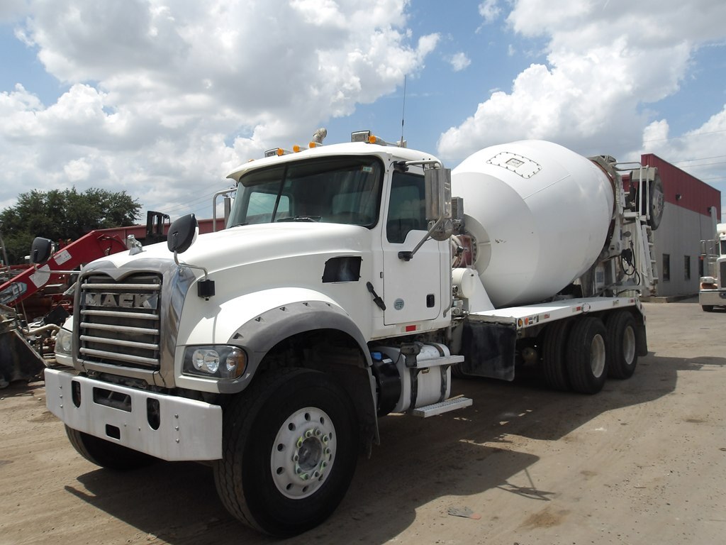 2015 MACK GU713 in Houston, TX