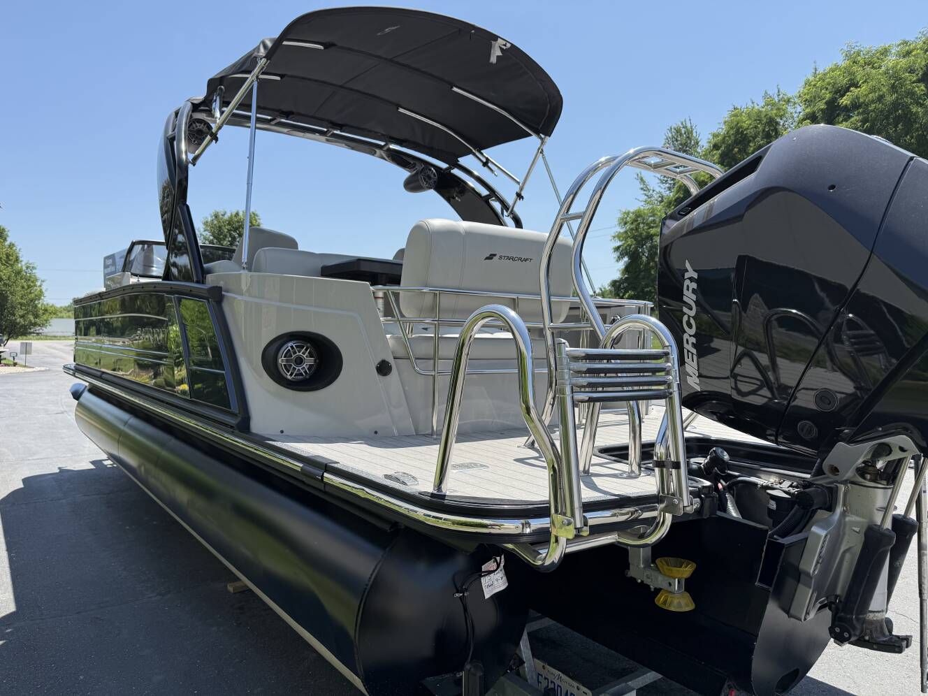 A photo of this 2025 Starcraft SX 25 DL DC