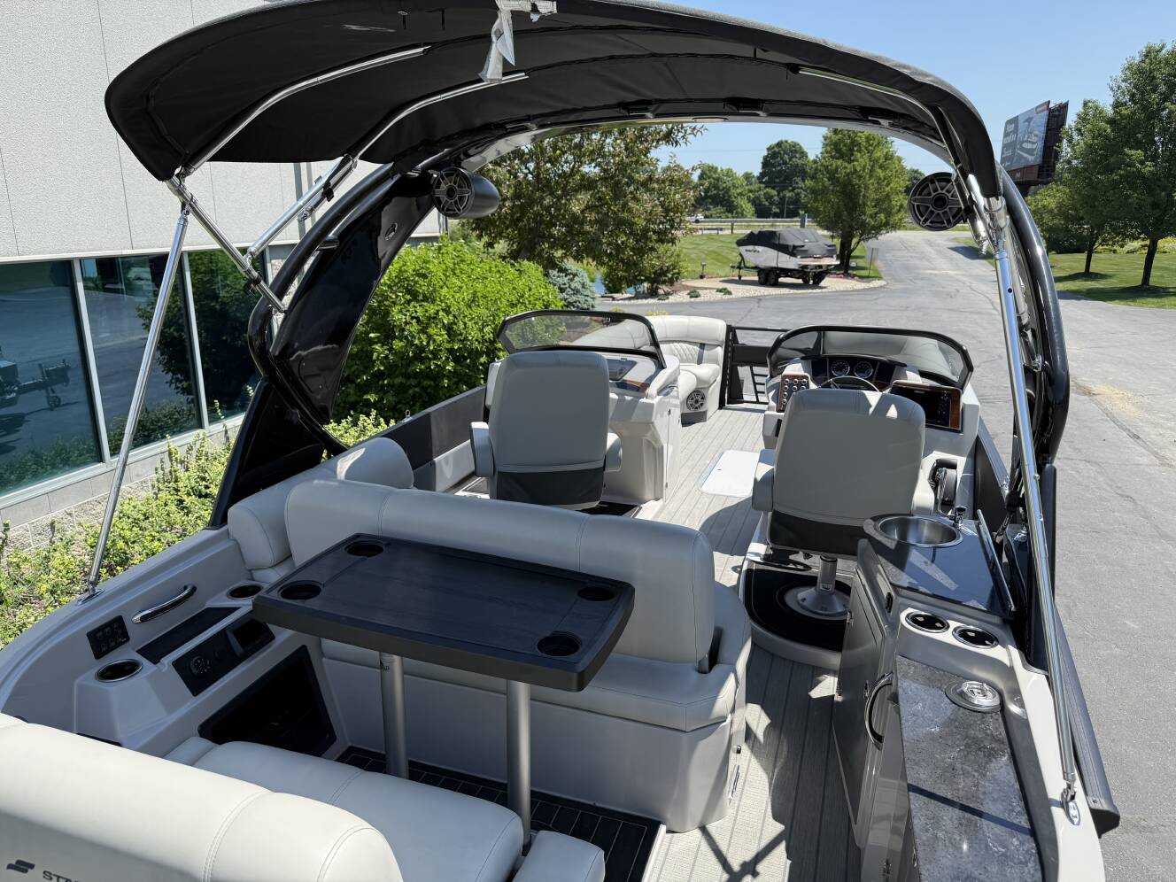 A photo of this 2025 Starcraft SX 25 DL DC