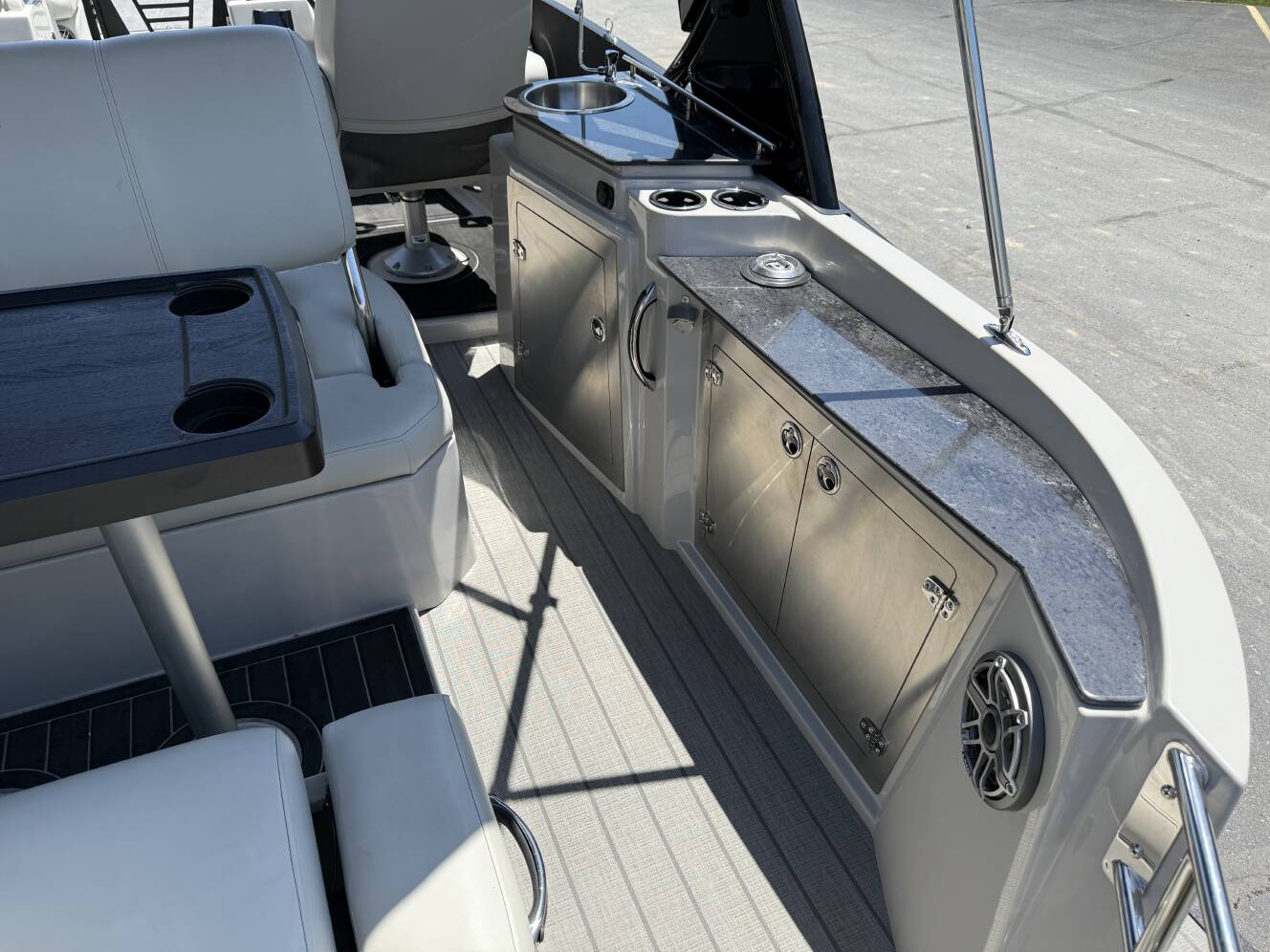 A photo of this 2025 Starcraft SX 25 DL DC