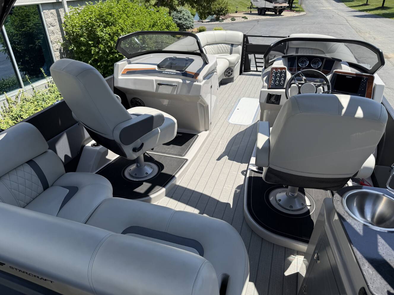A photo of this 2025 Starcraft SX 25 DL DC
