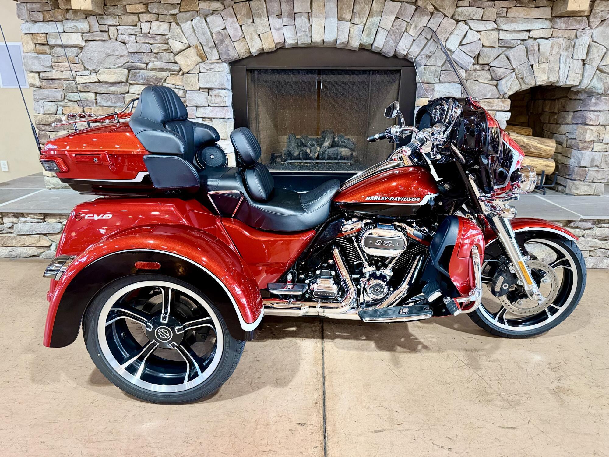 2021 Harley-Davidson CVO Tri Glide CVO in Mechanicsburg, PA