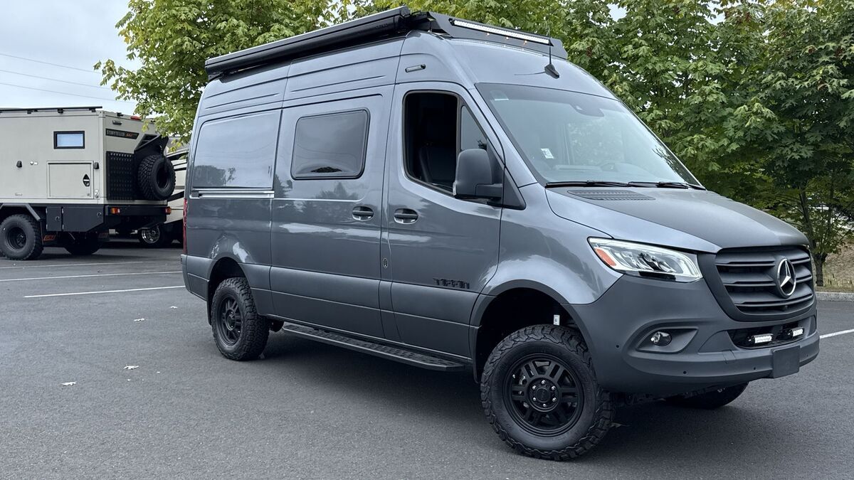 2026 Tiffin Motorhomes GH1 Sprinter AWD Jump Seats BASE in sandy OR