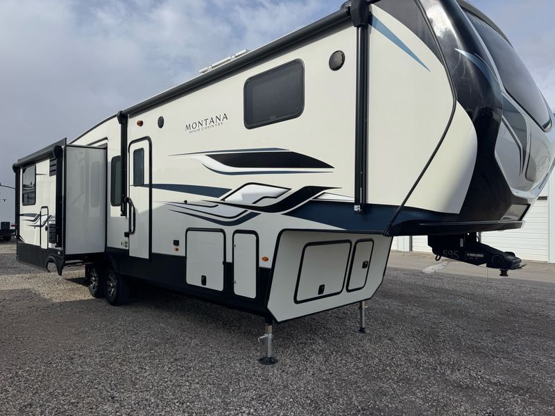 2023 Keystone Montana 311RD in cody WY