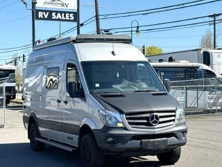 2019 WINNEBAGO REVEL 44E