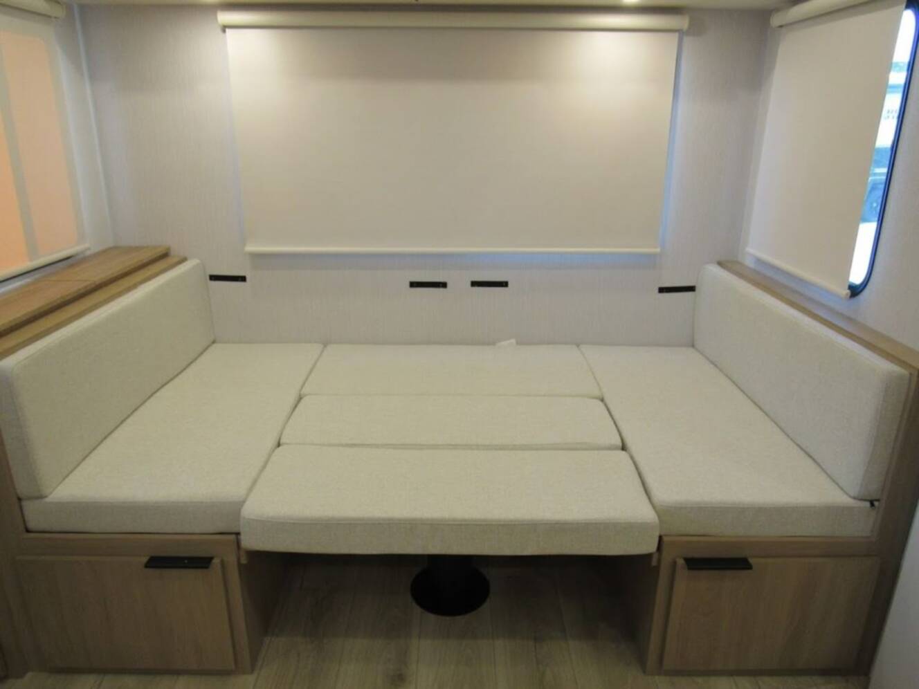 A photo of this 2026 Winnebago Thrive 25RLS