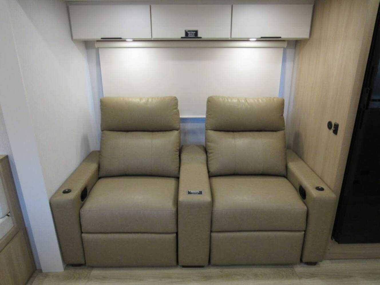 A photo of this 2026 Winnebago Thrive 25RLS