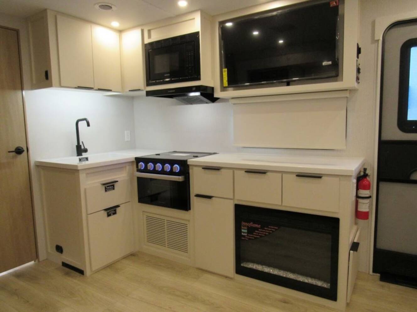 A photo of this 2026 Winnebago Thrive 25RLS