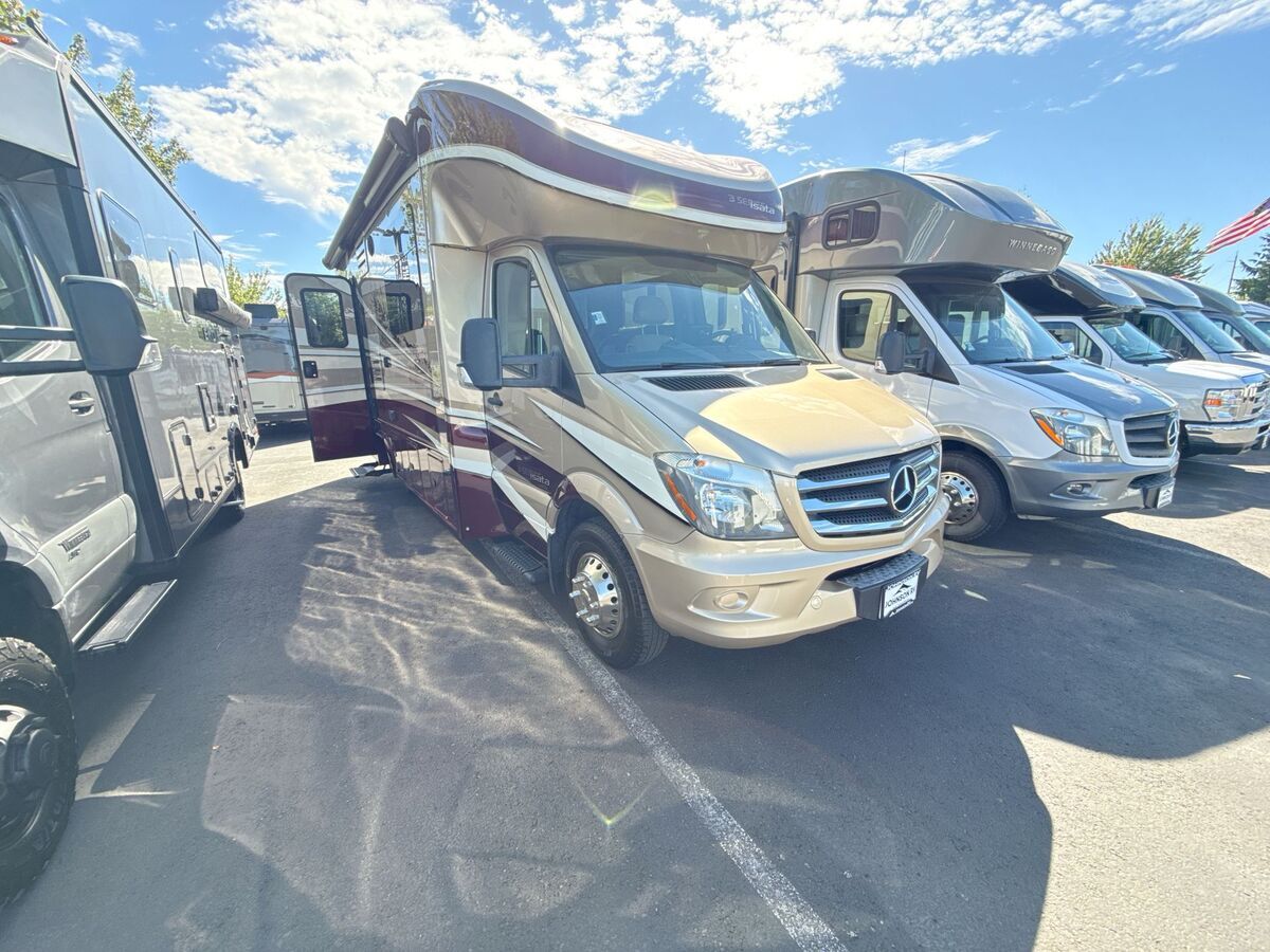 2020 Dynamax Isata 3 24RB in sandy OR