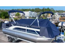 2027 Bennington 22 S SWINGBACK