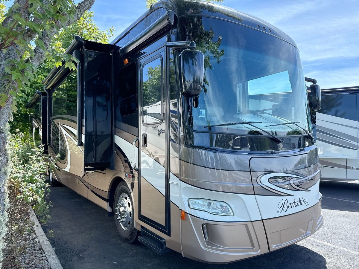 2016 Forest River Berkshire XL 40BH in sandy OR