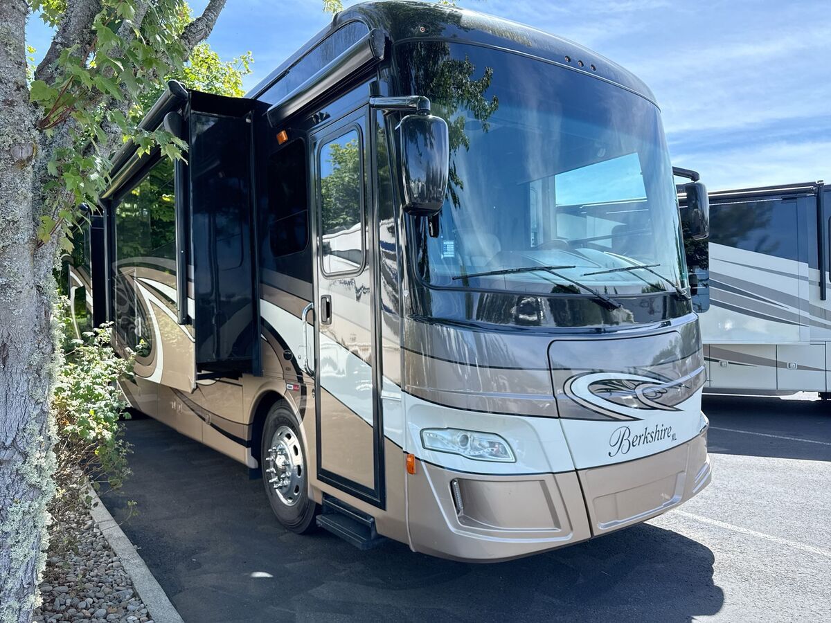 2016 Forest River Berkshire XL 40BH in sandy OR