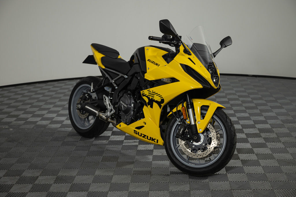 2024 Suzuki GSX-8R 8R in Oshkosh, WI