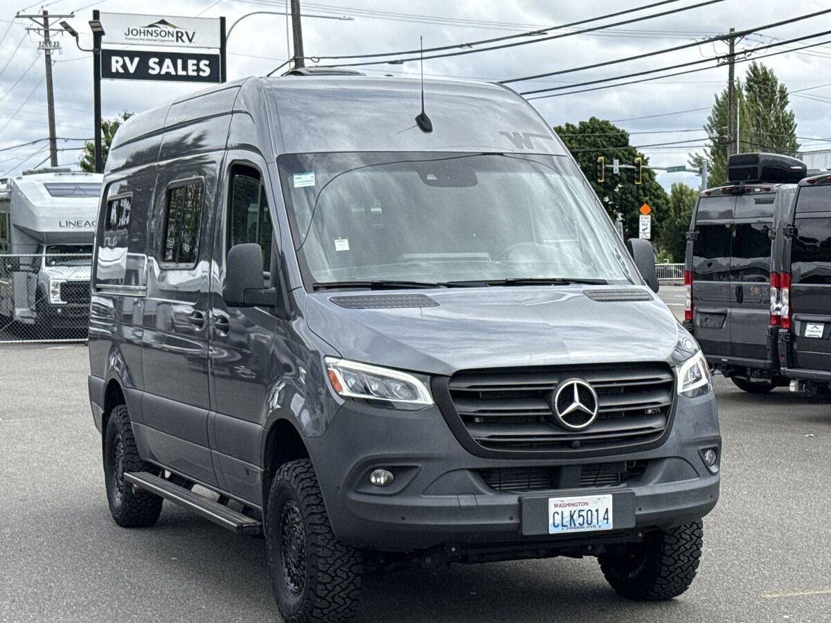 2023 Winnebago Adventure Wagon 44M *4X4 in fife WA